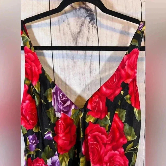Vintage Victoria Secret 100% Silk Rose Patterned Bodysuit M - Picture 2 of 7